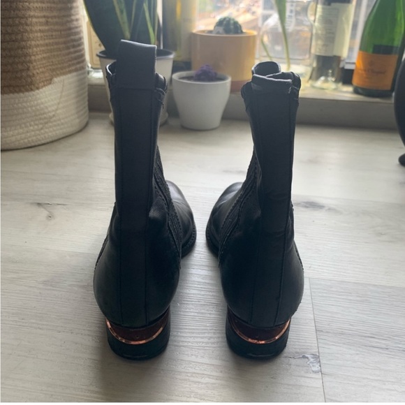 Alexander Wang Anouck Chelsea Boots | Rose Gold | 38 - Picture 3 of 11